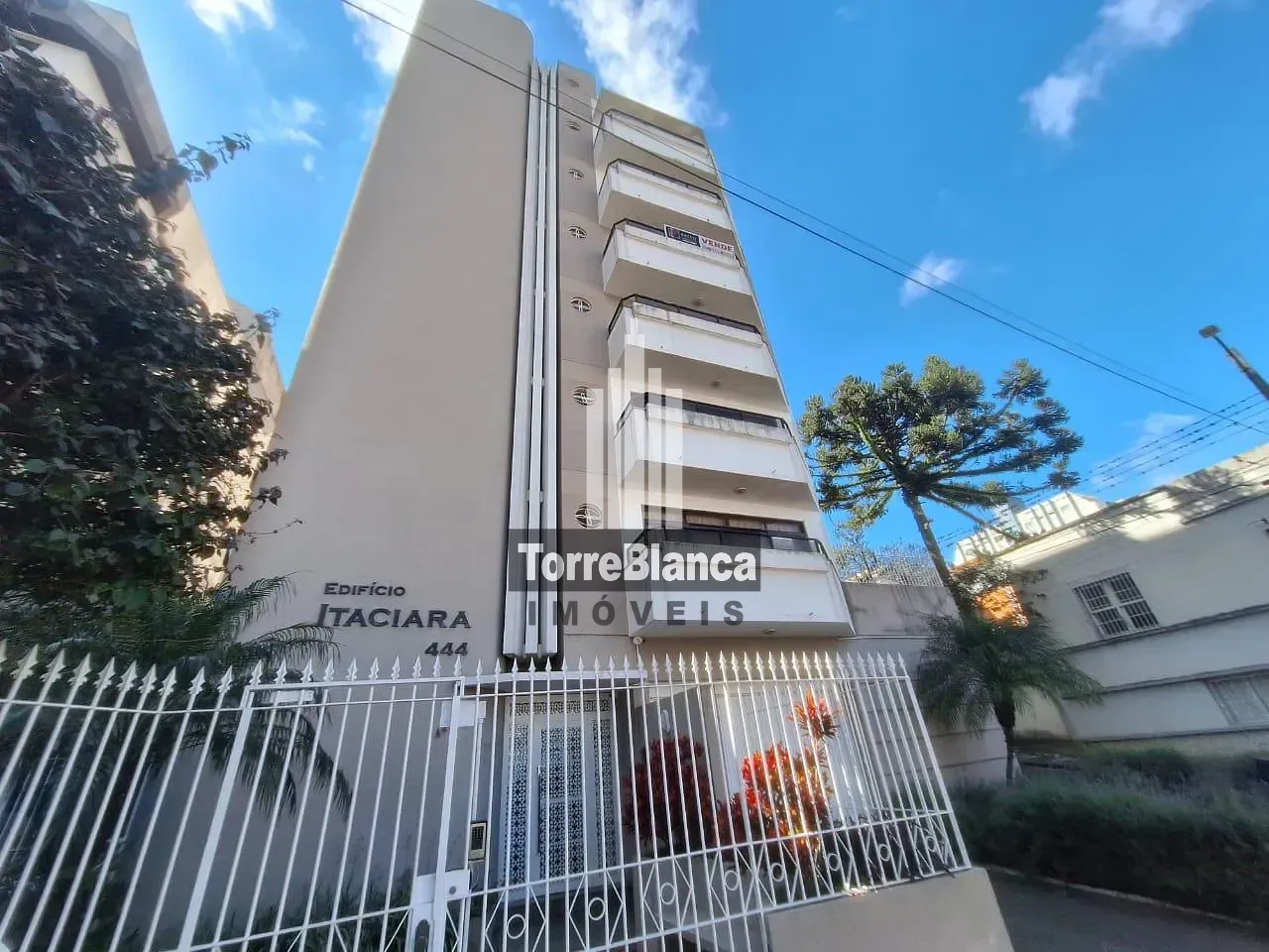 Apartamento, 3 quartos, 244 m² - Foto 2