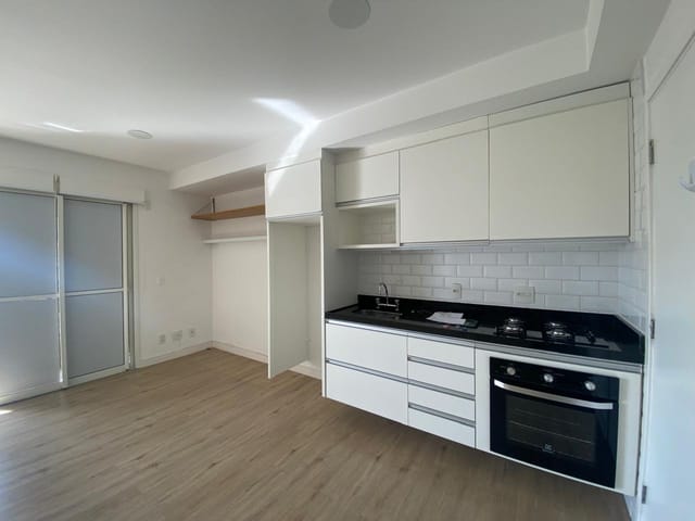 Apartamento 1 quarto e 1 banheiro, para alugar, no bairro Vila Andrade em São Paulo