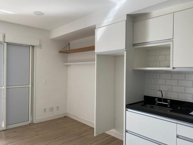 Apartamento 1 quarto e 1 banheiro, para alugar, no bairro Vila Andrade em São Paulo