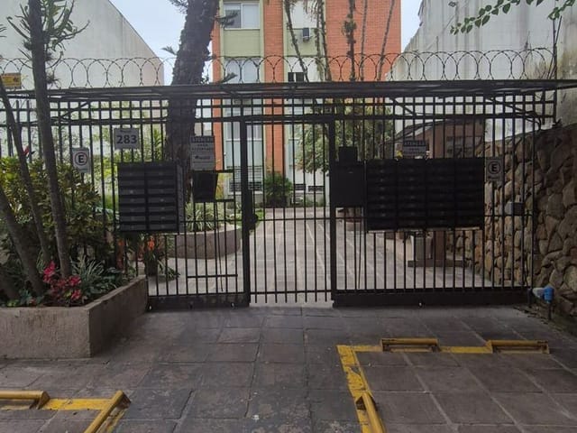 Apartamento 3 quartos e 2 banheiros, à venda, no bairro Moinhos de Vento em Porto Alegre