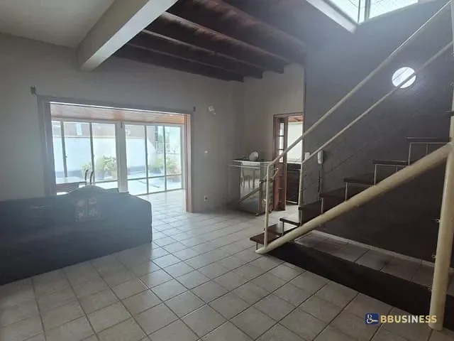 Apartamento 3 quartos e 2 banheiros, à venda, no bairro Moinhos de Vento em Porto Alegre
