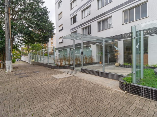 Apartamento 3 quartos e 3 banheiros, para alugar, no bairro Centro Cívico em Curitiba