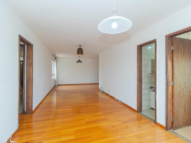 Apartamento 3 quartos e 3 banheiros, para alugar, no bairro Centro Cívico em Curitiba