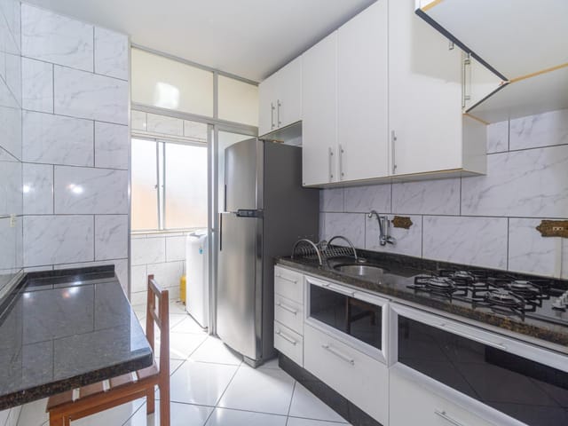 Apartamento 3 quartos e 1 banheiro, para alugar, no bairro Água Verde em Curitiba