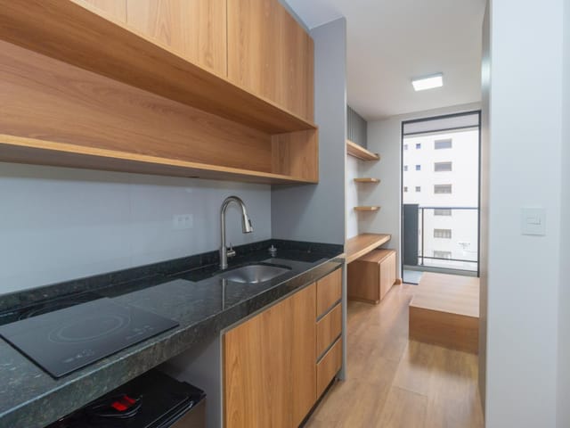 Apartamento 1 quarto e 1 banheiro, para alugar, no bairro Água Verde em Curitiba