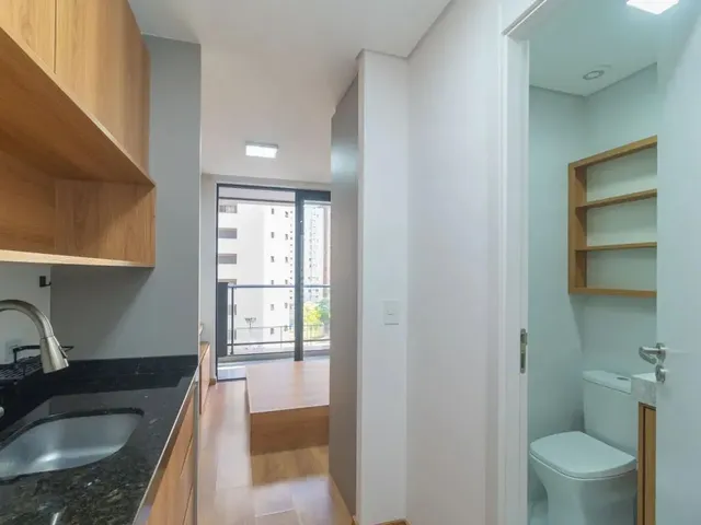 Apartamento 1 quarto e 1 banheiro, para alugar, no bairro Água Verde em Curitiba