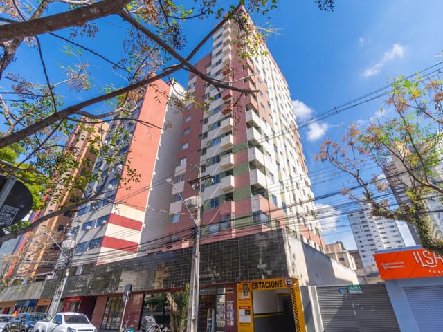 Apartamento 1 quarto e 1 banheiro, para alugar, no bairro Centro em Curitiba