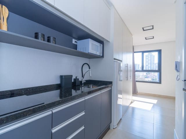 Apartamento 1 quarto e 1 banheiro, para alugar, no bairro Água Verde em Curitiba