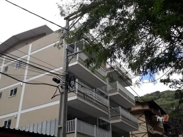 Apartamento 2 quartos e 2 banheiros, para alugar, no bairro Bingen em Petrópolis