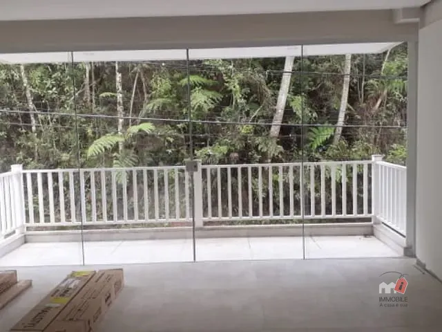 Apartamento 2 quartos e 2 banheiros, para alugar, no bairro Bingen em Petrópolis