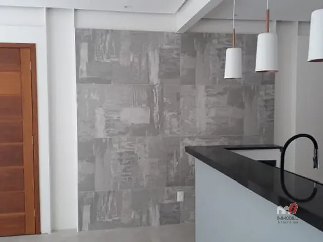 Apartamento 2 quartos e 2 banheiros, para alugar, no bairro Bingen em Petrópolis
