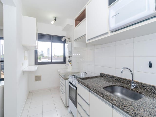 Apartamento 2 quartos e 1 banheiro, para alugar, no bairro Campo Comprido em Curitiba