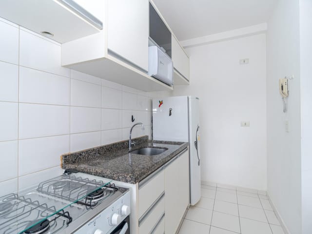 Apartamento 2 quartos e 1 banheiro, para alugar, no bairro Campo Comprido em Curitiba
