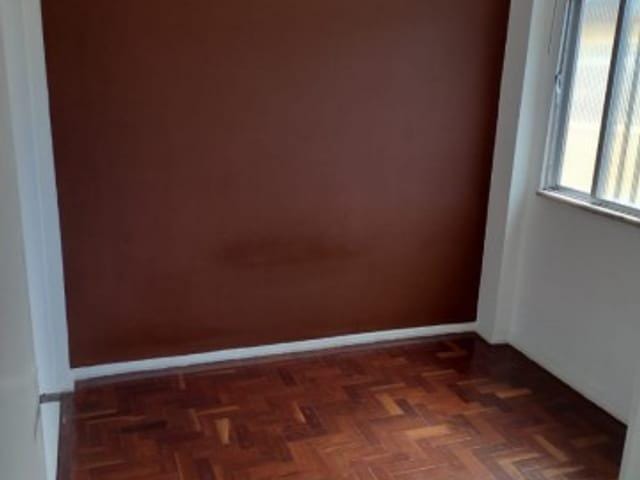 Apartamento 3 quartos e 1 banheiro, à venda ou para alugar, no bairro Mosela em Petrópolis