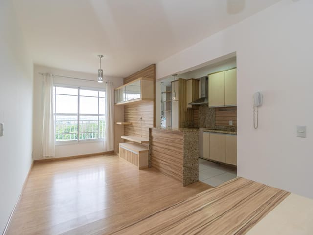 Apartamento 2 quartos e 3 banheiros, para alugar, no bairro Campo Comprido em Curitiba