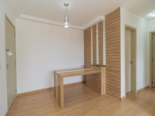 Apartamento 2 quartos e 3 banheiros, para alugar, no bairro Campo Comprido em Curitiba