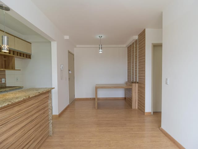 Apartamento 2 quartos e 3 banheiros, para alugar, no bairro Campo Comprido em Curitiba