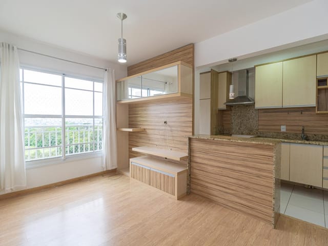 Apartamento 2 quartos e 3 banheiros, para alugar, no bairro Campo Comprido em Curitiba