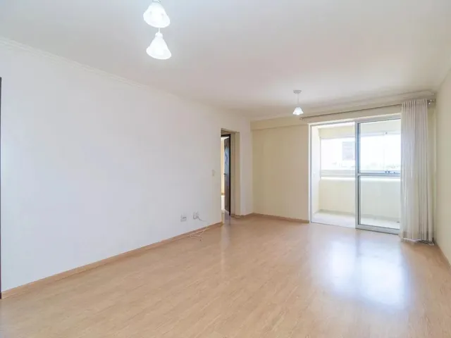Apartamento 2 quartos e 2 banheiros, para alugar, no bairro Campina do Siqueira em Curitiba