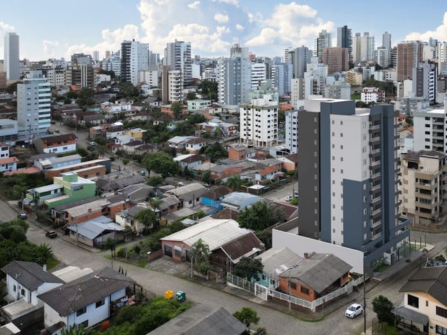 Apartamento 3 quartos e 2 banheiros, à venda, no bairro Panazzolo em Caxias do Sul