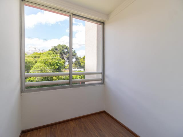 Apartamento 2 quartos e 1 banheiro, para alugar, no bairro Água Verde em Curitiba