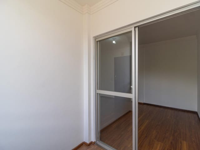 Apartamento 2 quartos e 1 banheiro, para alugar, no bairro Água Verde em Curitiba