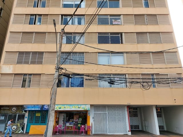 Foto do Apartamento - Apartamento com 3 dormitórios, 102 m² - venda por R$ 210.000,00 ou aluguel por R$ 1.540,00/mês - Centro - Uberaba/MG | ZUCATO IMOBILIARIA LTDA