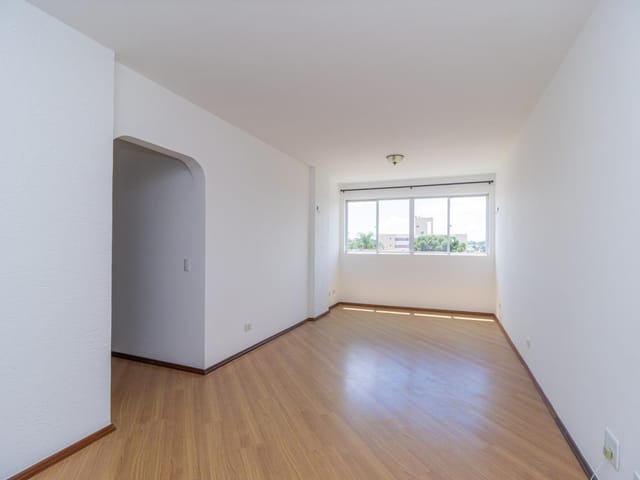 Apartamento 4 quartos e 3 banheiros, para alugar, no bairro Ahú em Curitiba