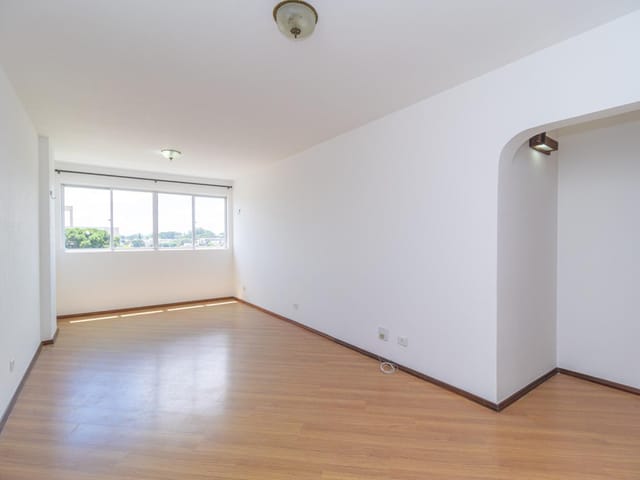 Apartamento 4 quartos e 3 banheiros, para alugar, no bairro Ahú em Curitiba