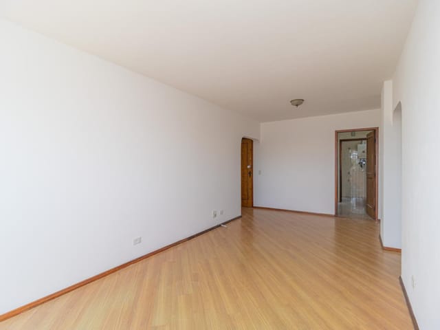 Apartamento 4 quartos e 3 banheiros, para alugar, no bairro Ahú em Curitiba