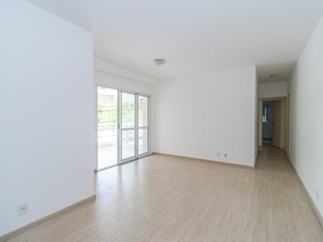Apartamento 3 quartos e 2 banheiros, para alugar, no bairro Mossunguê em Curitiba