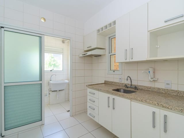 Apartamento 3 quartos e 2 banheiros, para alugar, no bairro Mossunguê em Curitiba