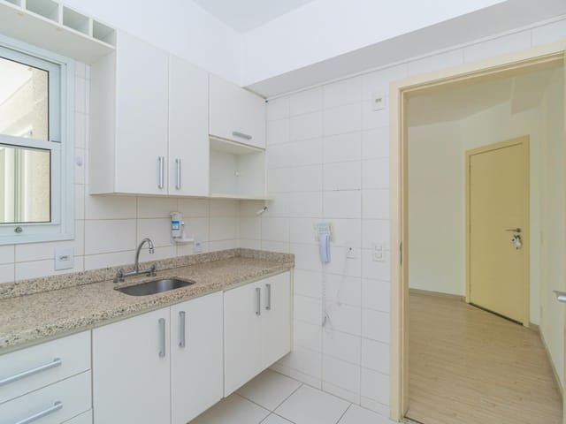 Apartamento 3 quartos e 2 banheiros, para alugar, no bairro Mossunguê em Curitiba