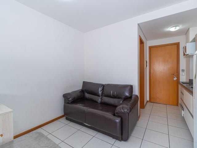 Apartamento 1 quarto e 1 banheiro, para alugar, no bairro Centro em Curitiba