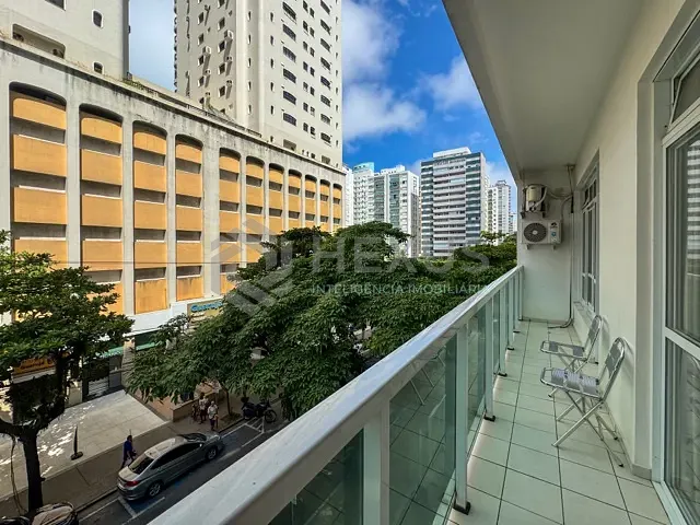 Apartamento 2 quartos e 2 banheiros, à venda, no bairro Pitangueiras em Guarujá