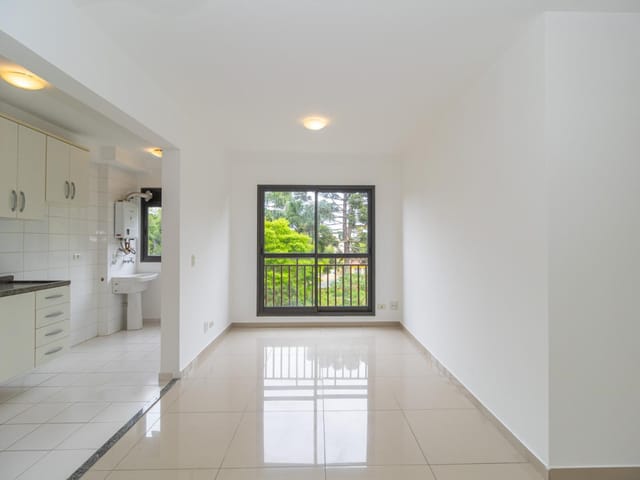 Apartamento 3 quartos e 2 banheiros, para alugar, no bairro Campo Comprido em Curitiba