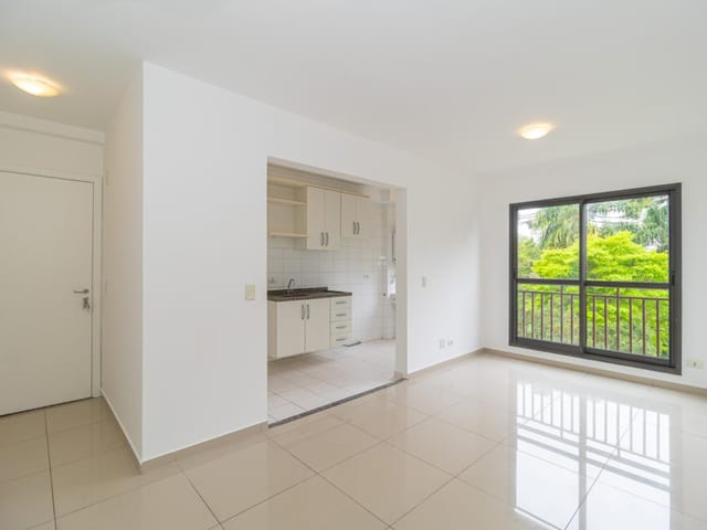 Apartamento 3 quartos e 2 banheiros, para alugar, no bairro Campo Comprido em Curitiba