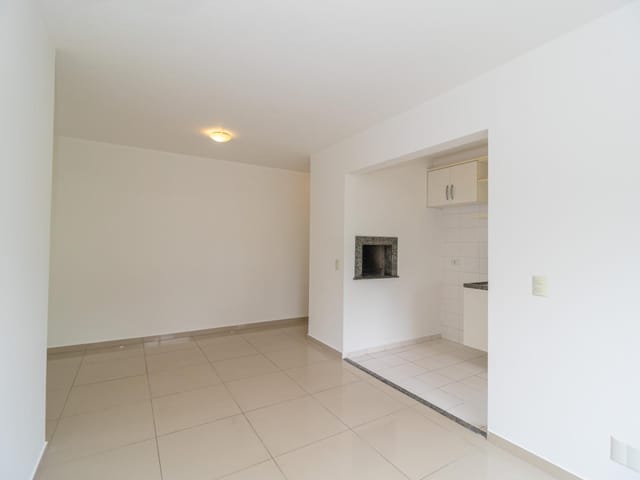 Apartamento 3 quartos e 2 banheiros, para alugar, no bairro Campo Comprido em Curitiba