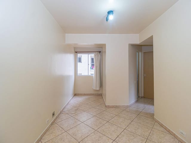 Apartamento 2 quartos e 1 banheiro, para alugar, no bairro Bigorrilho em Curitiba