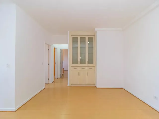 Apartamento 3 quartos e 2 banheiros, para alugar, no bairro Portão em Curitiba