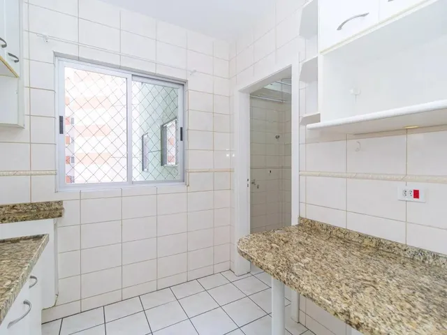 Apartamento 3 quartos e 2 banheiros, para alugar, no bairro Portão em Curitiba