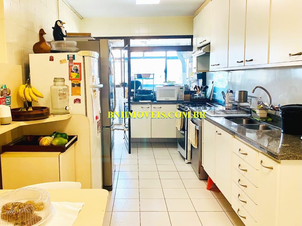 Apartamento à venda com 3 quartos, 185m² - Foto 15