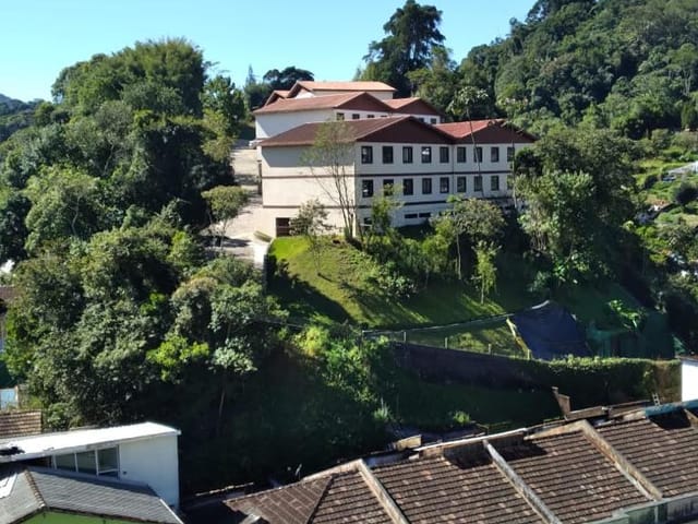 Apartamento à venda, no bairro Coronel Veiga em Petrópolis