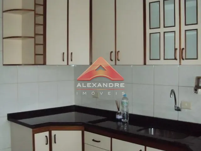 Apartamento com 95m² 3 quartos e 1 banheiro, para alugar, no bairro Jardim Ismênia em São José dos Campos