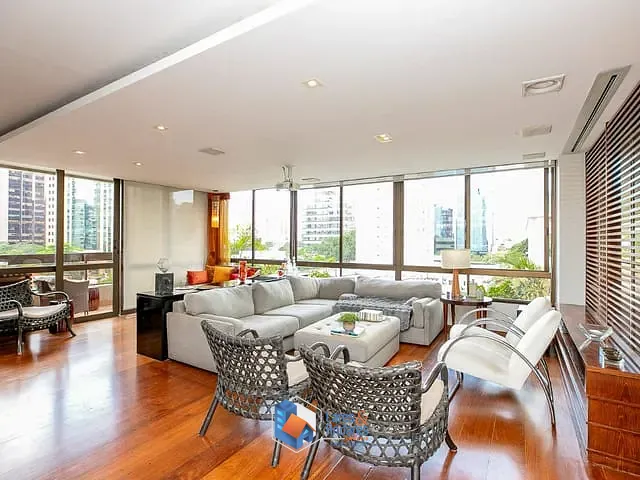 Apartamento com 225m² 3 quartos e 5 banheiros, à venda, no bairro Itaim Bibi em São Paulo