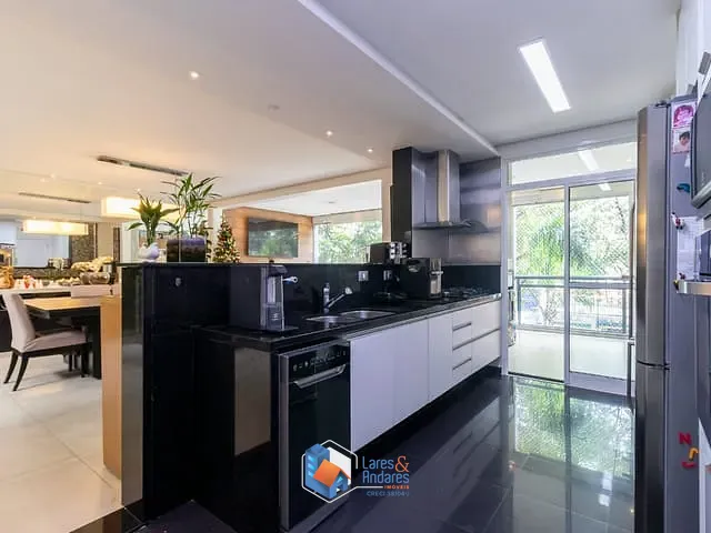 Apartamento com 275m² 4 quartos e 5 banheiros, à venda, no bairro Bosque da Saúde em São Paulo