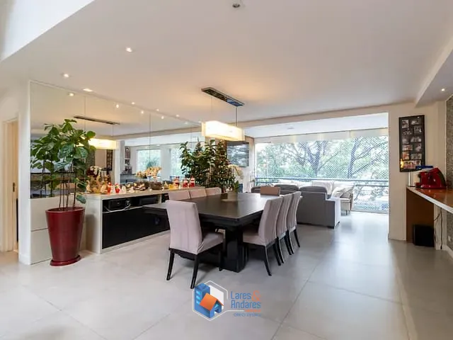 Apartamento com 275m² 4 quartos e 5 banheiros, à venda, no bairro Bosque da Saúde em São Paulo