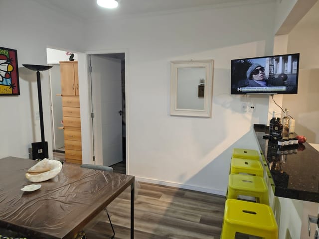 Apartamento 1 quarto e 2 banheiros, à venda, no bairro Loteamento João Batista Julião em Guarujá