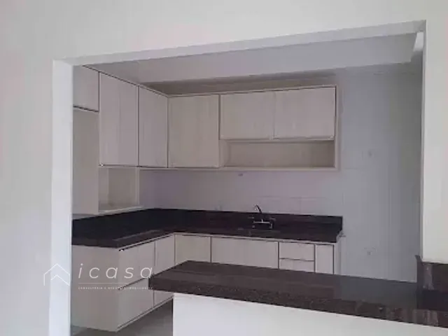 Apartamento com 96m² 3 quartos e 2 banheiros, à venda ou para alugar, no bairro Centro em Jacareí