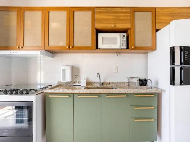 Apartamento 2 quartos e 2 banheiros, à venda ou para alugar, no bairro Indaiá em Bertioga
